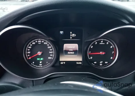 2015 Mercedes-Benz C 300 4Matic/Luxury 4Matic/Sport 4Matic z USA, uszkodzony, nr VIN 55SWF4KB2FU020435